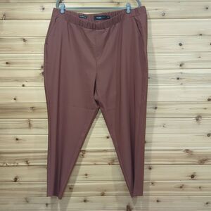 Torrid Women's Cropped Pants in Rust